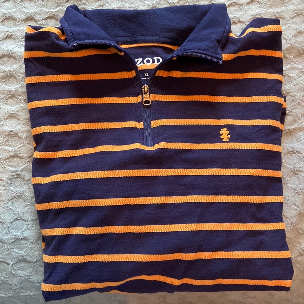 Quarter zip pull over